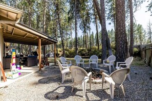 Terrace/patio - Pet-Friendly Family Retreat w/ Fire Pit & Yard (Coeur d'Alene)