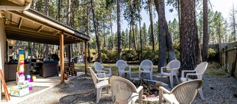 Fall Family Getaway- Pet Friendly, Huge Yard, Fire Pit
