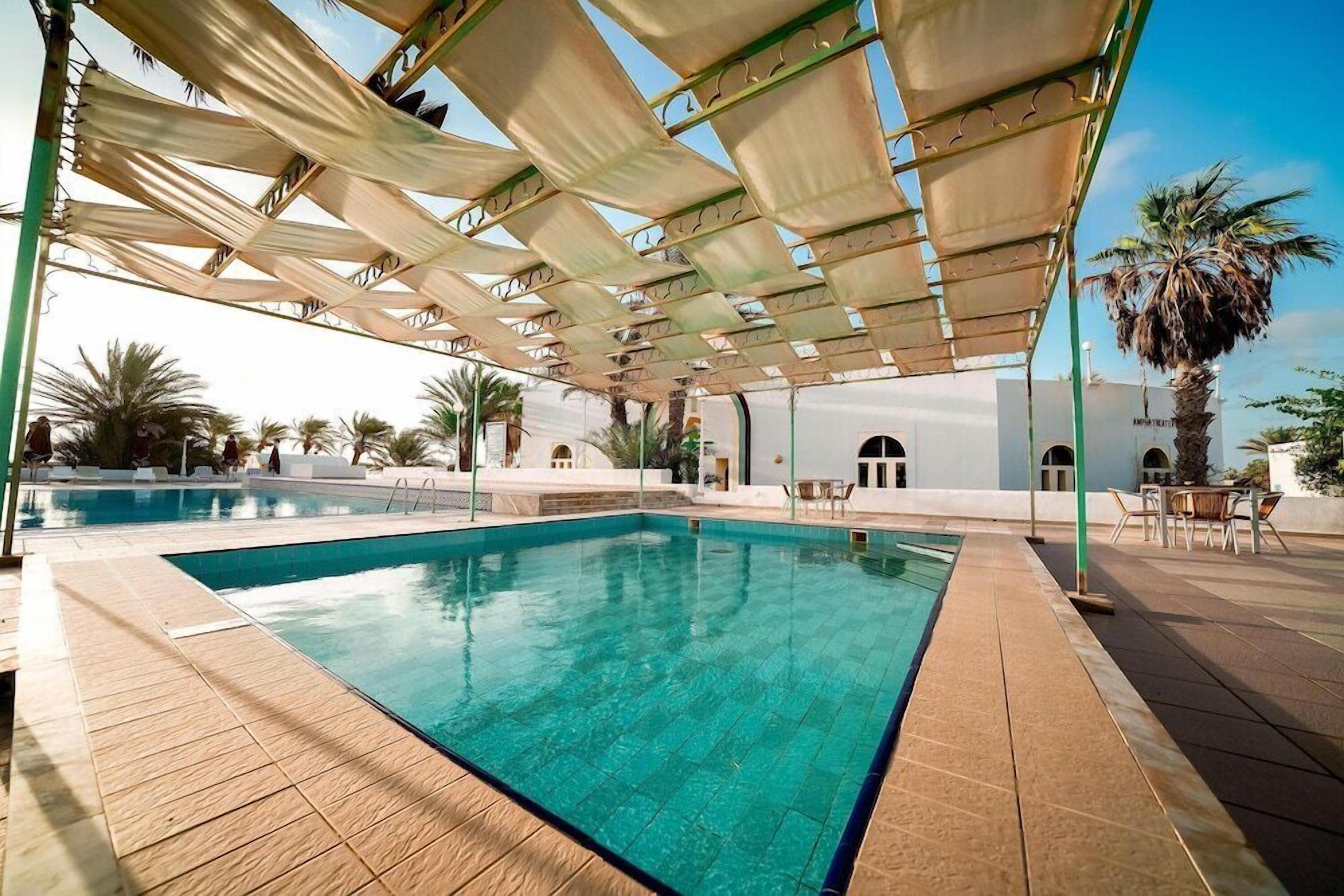 Innendørsbasseng og utendørsbasseng