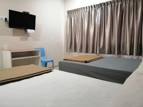 Room - Super OYO 89985 Js Hotel (Johor Bahru)