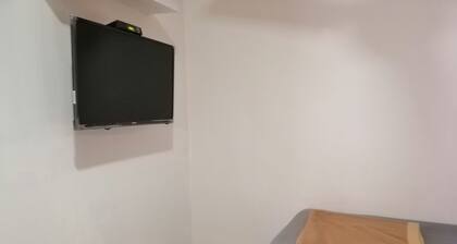 Super OYO 89985 Js Hotel