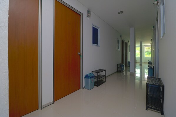 Interior - Reddoorz Plus Near Kepri Mall (Batam)