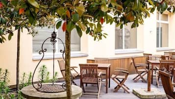 Tempat makan outdoor