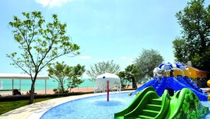 Unclassified image, 5 of 68, button - Sentido Marea (Varna)