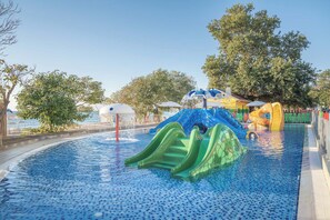 A water park with slides and a pool. - Sentido Marea (Varna)