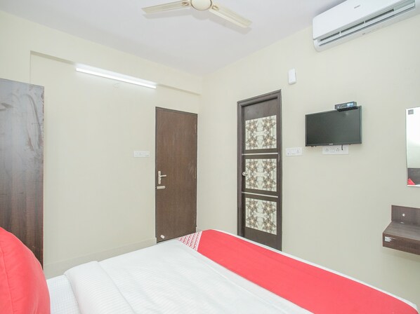 Room - OYO 11916 Varcity Plaza (Bengaluru)