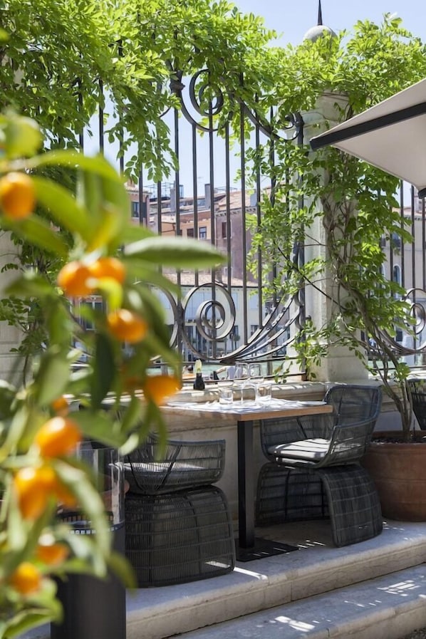 Outdoor dining - Aman Venice (Venice)