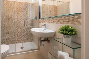 Unclassified image, 5 of 71, button