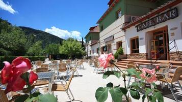 Khu ẩm thực ngoài trời