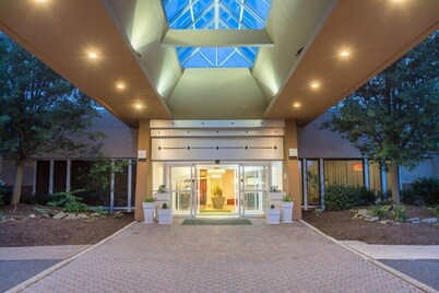 Holiday Inn Harrisburg - Hershey Area, I-81 by IHG