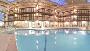 Pool - Holiday Inn Harrisburg - Hershey Area, I-81 by IHG (Grantville)