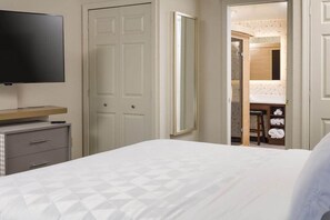 Room - Holiday Inn Salem (Salem)