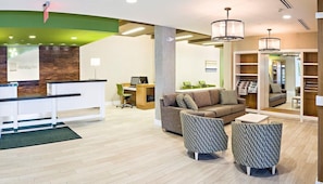 Lobby - Holiday Inn Salem (Salem)