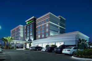Exterior - Holiday Inn & Suites Orlando I-drive - Theme Parks (Orlando)