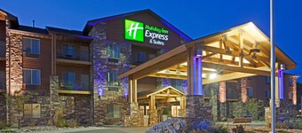Holiday Inn Express and Suites Custer