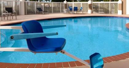 Holiday Inn Express & Suites Pembroke Pines-sheridan St