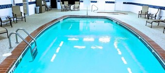 Holiday Inn Express Hotel & Suites Pierre - Fort Pierre