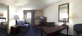 Holiday Inn Express & Suites Torrington