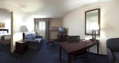 Holiday Inn Express & Suites Torrington