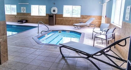 Holiday Inn Express & Suites Torrington