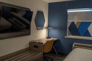 Interior - Holiday Inn Express & Suites Torrington (Torrington)