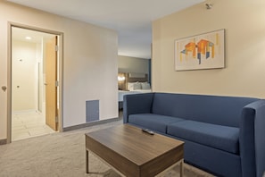 Living area - Holiday Inn Express & Suites Torrington (Torrington)