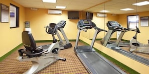 Fitness facility - Holiday Inn Express London-i-70 an IHG Hotel (London)