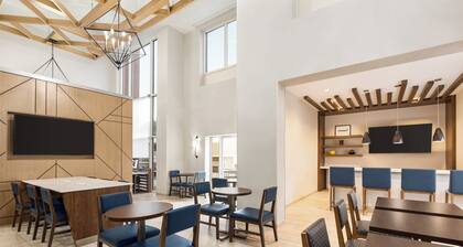 Holiday Inn Express and Suites Tuscaloosa University an IHG Hotel
