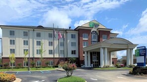 Exterior - Holiday Inn Express and Suites Tuscaloosa University an IHG Hotel (Tuscaloosa)