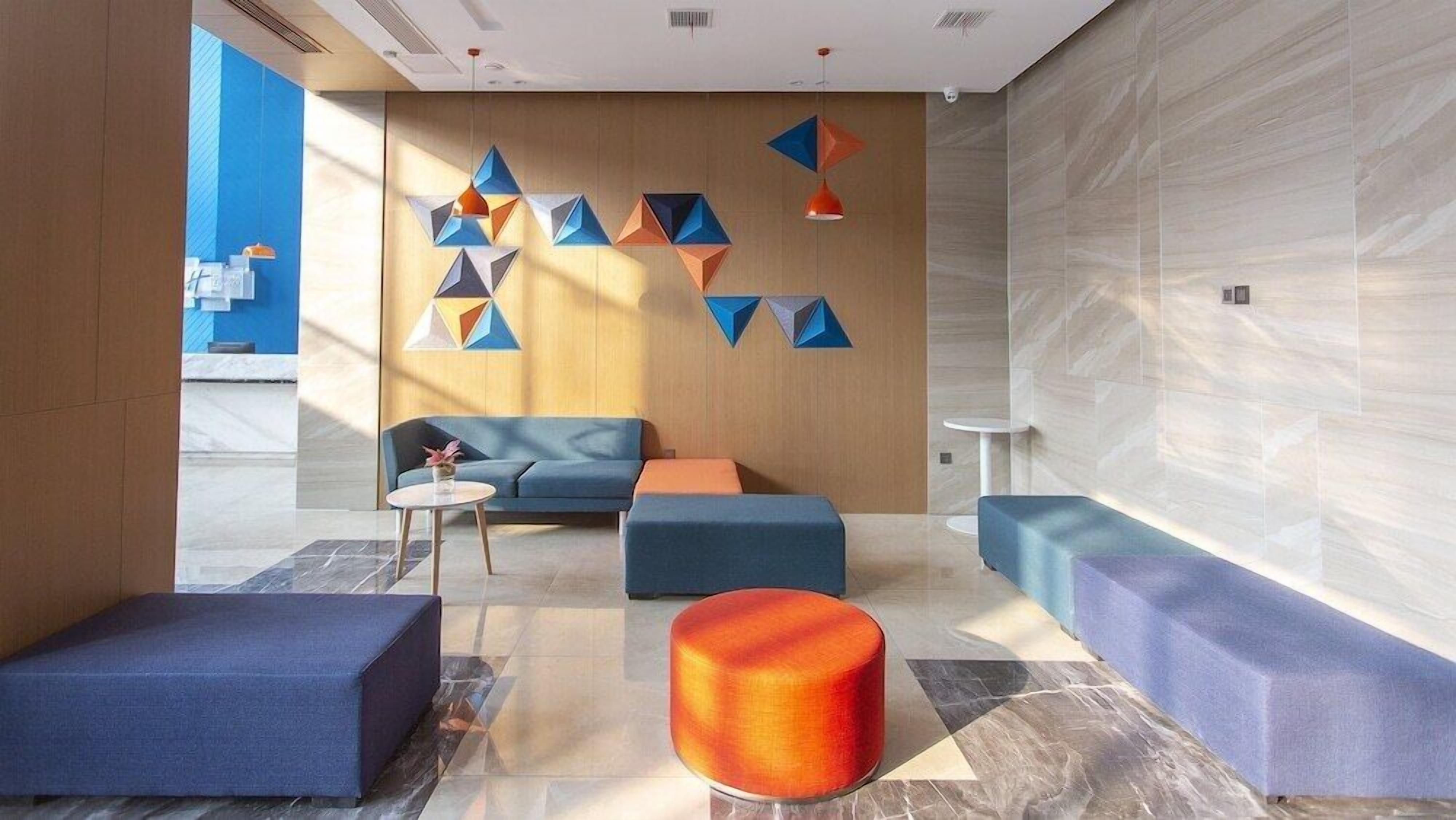 المنشأة من الداخل