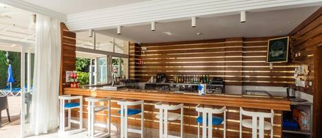 Bar (en la propiedad)