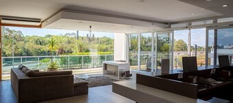 VOA Business Supreme Choice Hotel