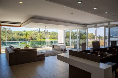 VOA Business Supreme Choice Hotel