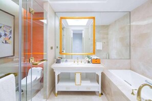 Free toiletries, hair dryer - Howard Johnson Plaza By Wyndham Ningbo (Ningbo)