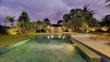 Piscina all'aperto