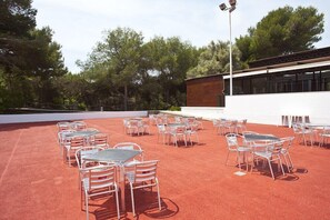 Outdoor dining - Seth Mestral & Llebeig (Es Migjorn Gran)
