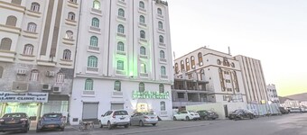 Oyo 117 Majestic Hotel