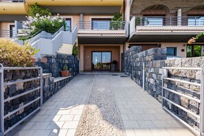 숙박 시설 구내