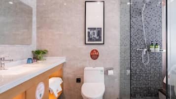 Bathroom | Free toiletries, hair dryer, slippers