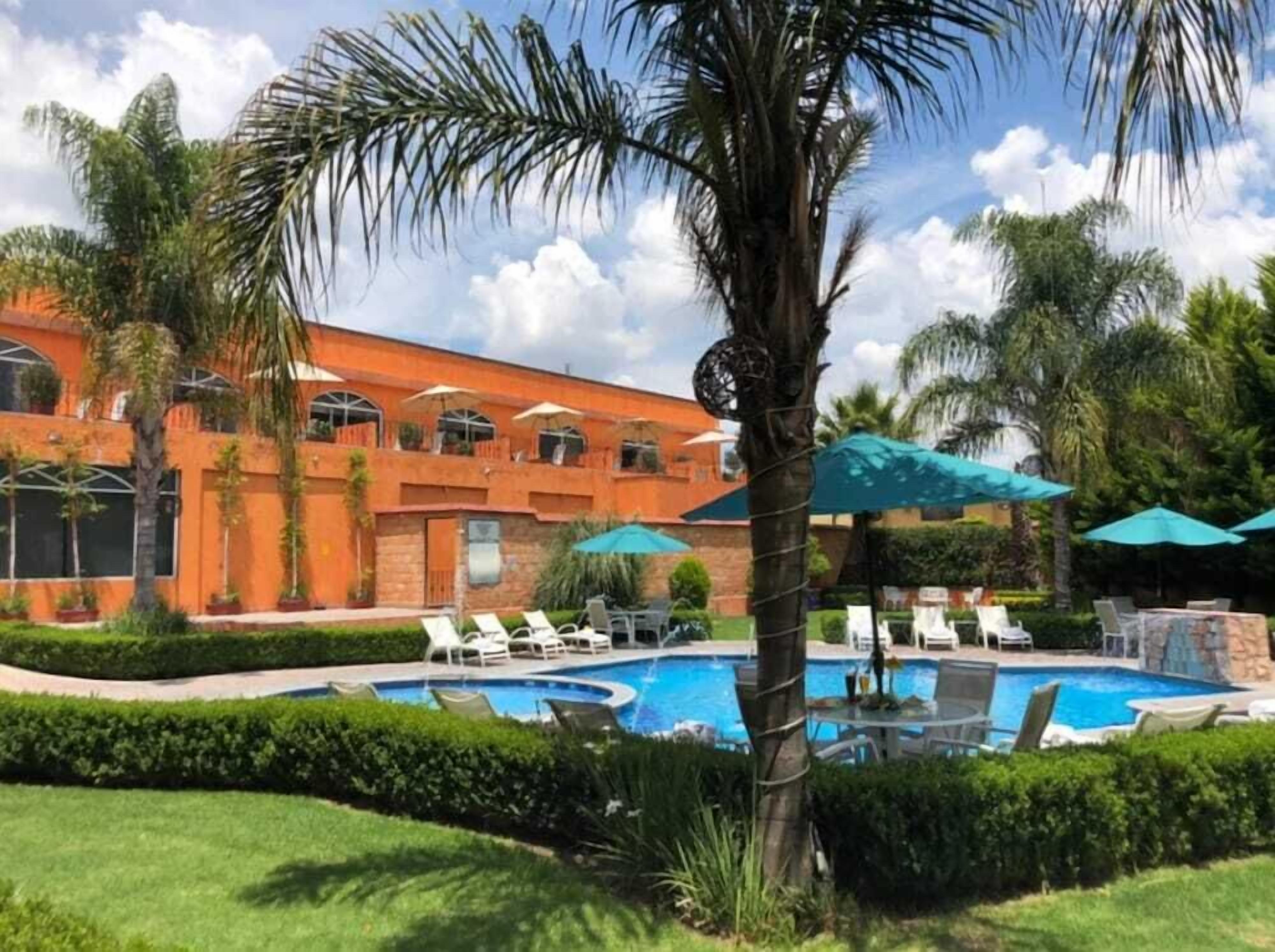 Kolam renang terbuka 