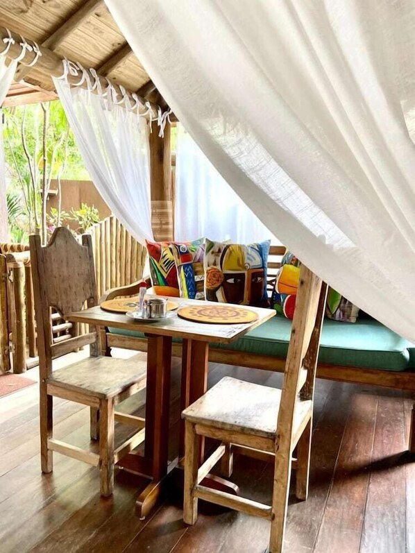 Khu ẩm thực ngoài trời