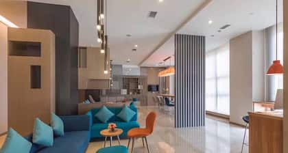 Holiday Inn Express Xichang City Center