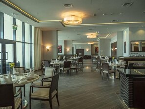 Dining - Retaj Salwa Resort & Spa (Abu Nakhlah)