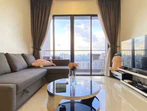 Superior Apartment, 4 Bedrooms, Balcony, City View | Living area