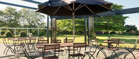 Tempat makan outdoor