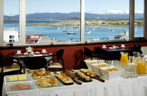 Dining - Mil 810 Ushuaia Hotel (Ushuaia)