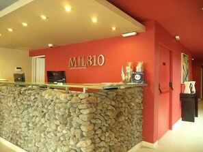 Lobby - Mil 810 Ushuaia Hotel (Ushuaia)