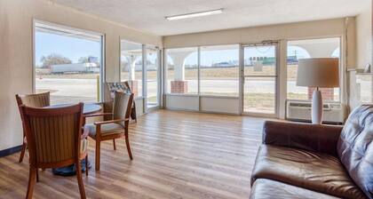 OYO Hotel Waco University Area/ I-35