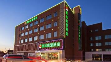 المنشأة من الخارج