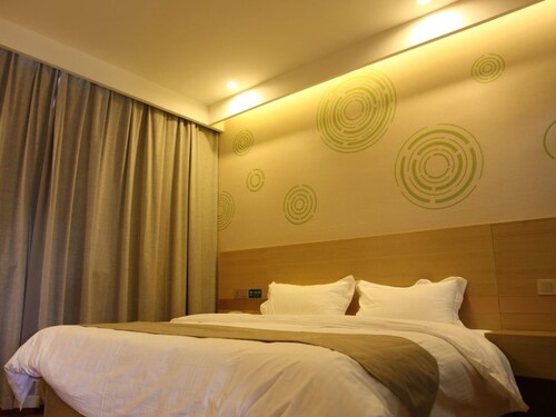 Greentree Inn Zaozhuang High-speed Train Station Express Hotel